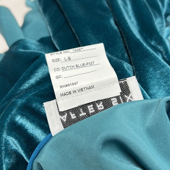 NWT After Six Velvet Flutter Sleeve Wrap Maxi Dress with Side Hip Pockets - Picture 12 of 14